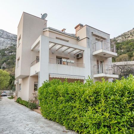 Apartment San Marco Risan Bagian luar foto
