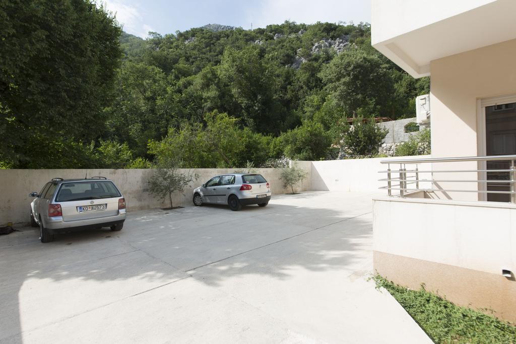 Apartment San Marco Risan Bagian luar foto