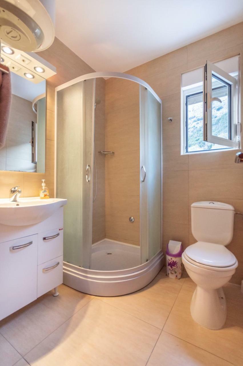 Apartment San Marco Risan Bagian luar foto