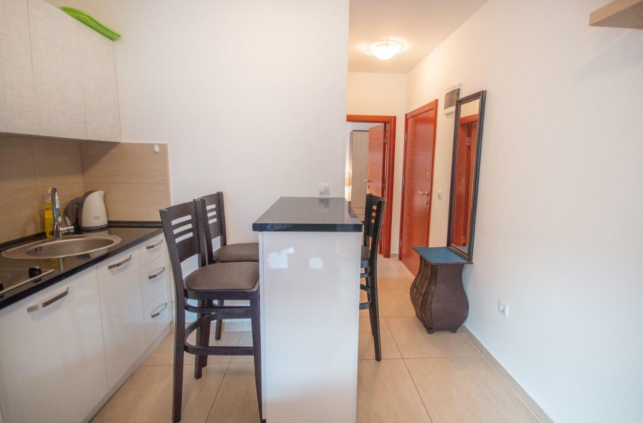 Apartment San Marco Risan Bagian luar foto